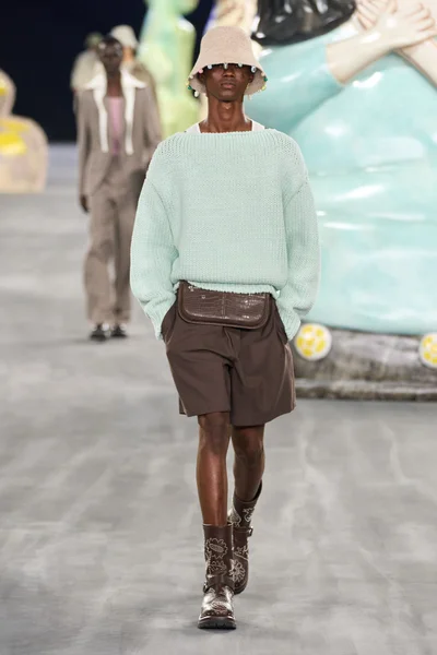 Look 35